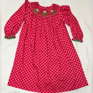 Claire and Charlie smocked and embroidered holiday dress sz 6 smoke free home
